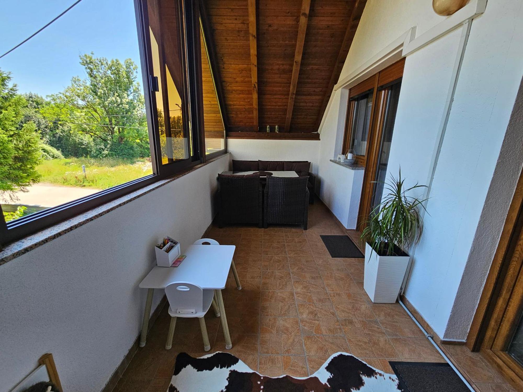 Apartment Majetic Gornji Vaganac Esterno foto