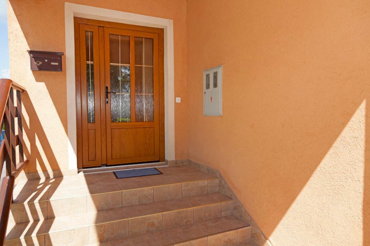 Apartment Majetic Gornji Vaganac Esterno foto
